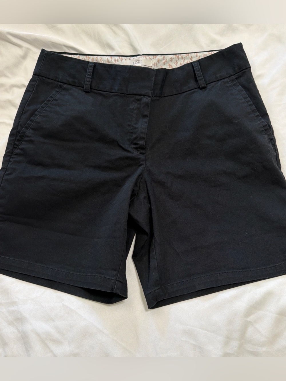 Ann Taylor LOFT Black The Riviera Shorts 7.5 Inseam Women’s 8 Measures 33” Waist